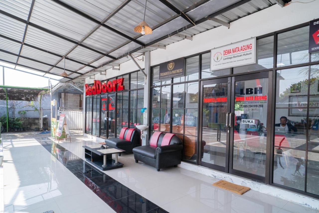 红多兹伊斯兰酒店-温农恩甘朱克 Nganjuk 外观 照片