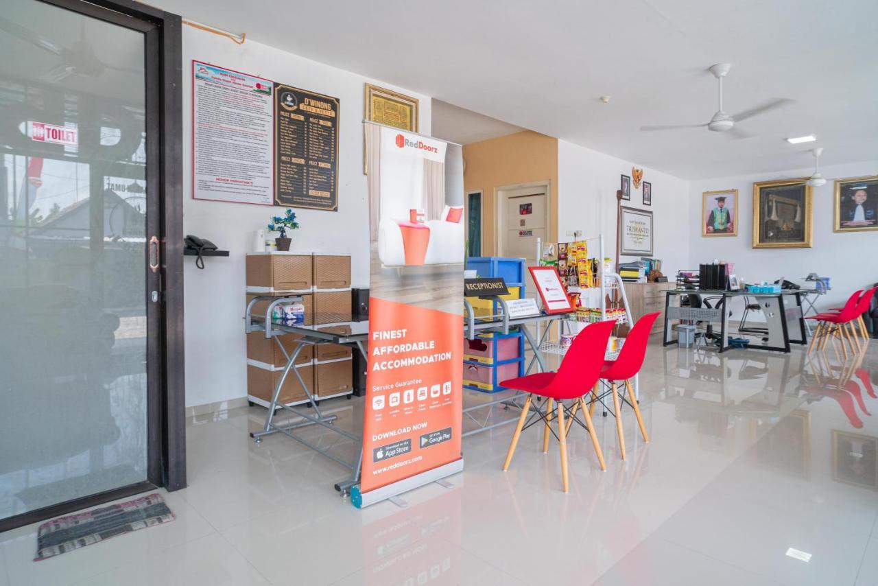 红多兹伊斯兰酒店-温农恩甘朱克 Nganjuk 外观 照片